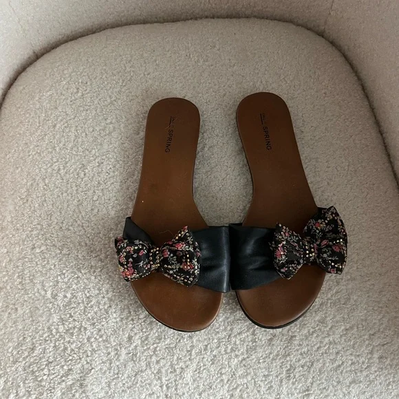 Call it spring sandals - Picture 2 of 4